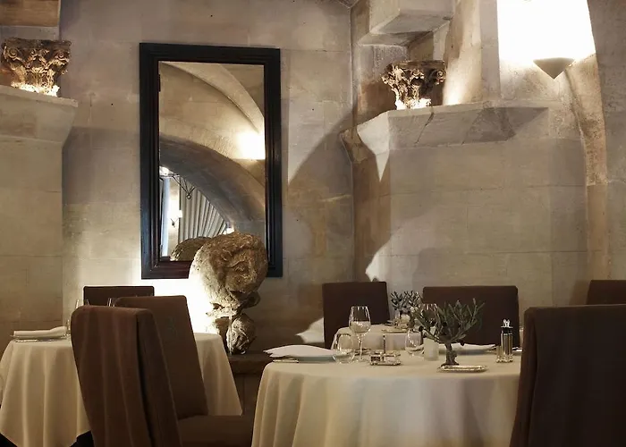 Hotel Baumaniere Les Baux De Provence