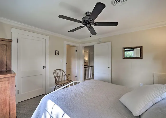 Abingdon Family Getaway W/ Porch & Views!