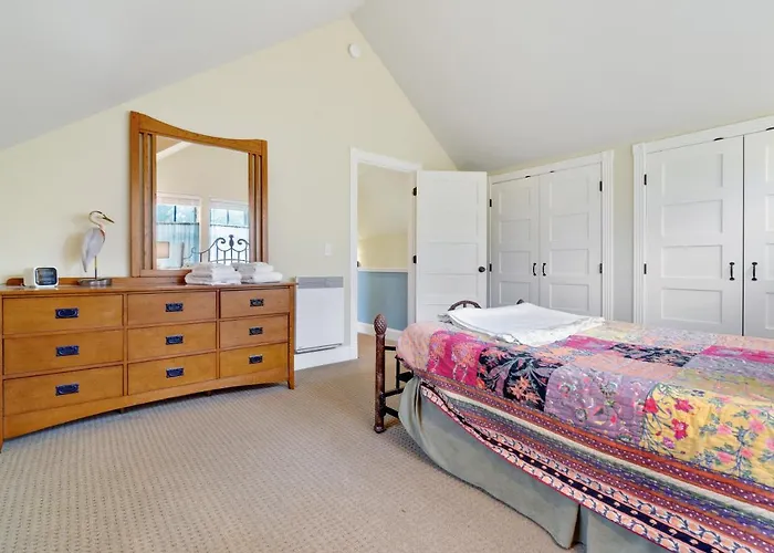 3 Bed 3 Bath Vacation Home In Eastsound