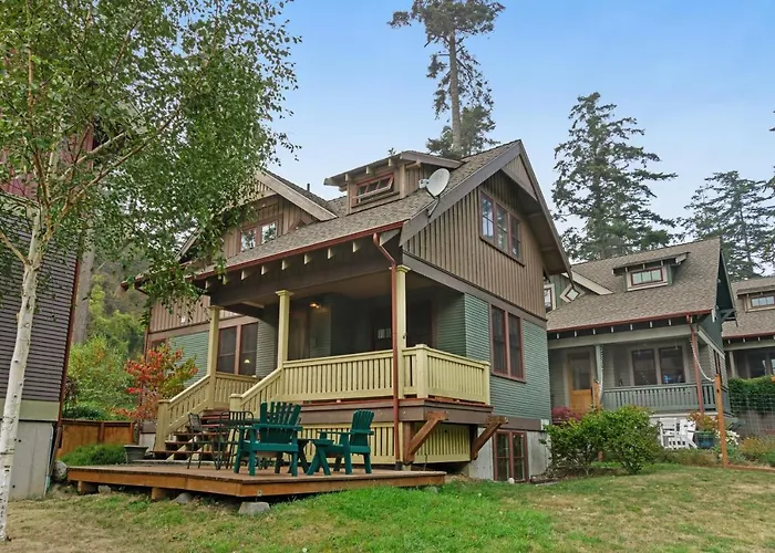 3 Bed 3 Bath Vacation Home In Eastsound