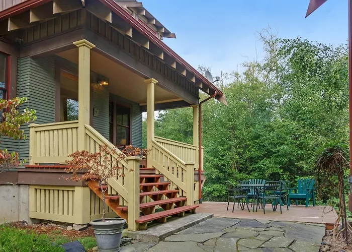 3 Bed 3 Bath Vacation Home In Eastsound