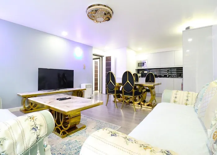 Queen Stay Apartments