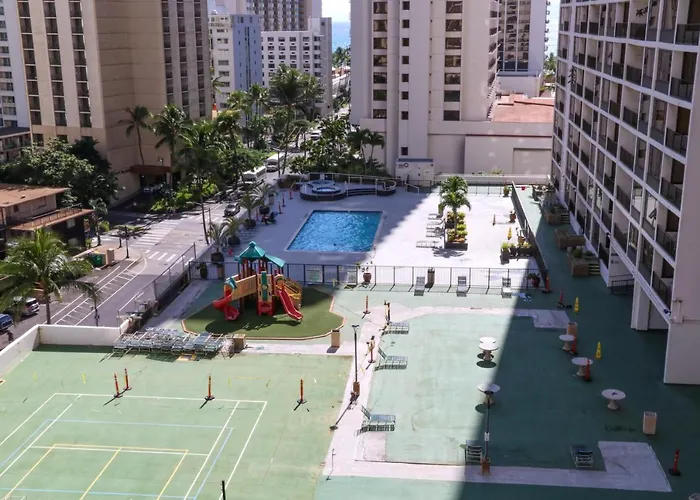 Waikiki Banyan Suites W Free Parking