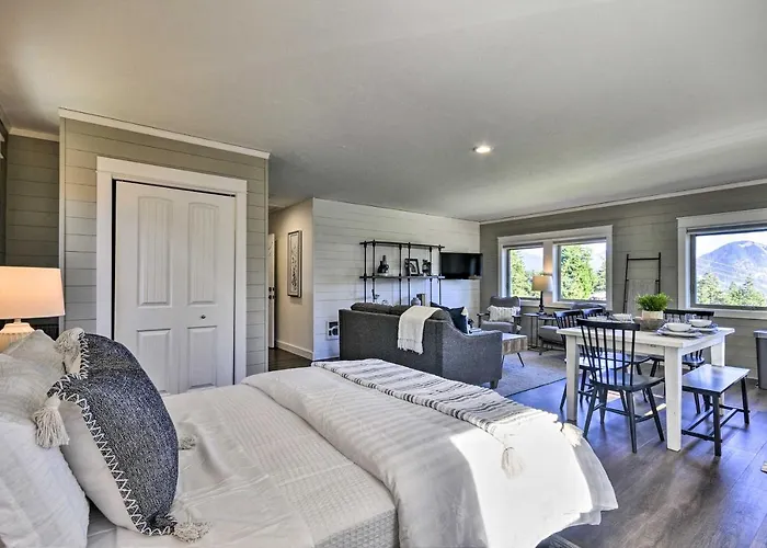 Scenic Studio W/ Loft & View Of The Columbia River