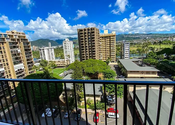 Waikiki Banyan Suites W Free Parking