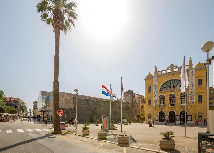 Theatre Of Dreams Rooms