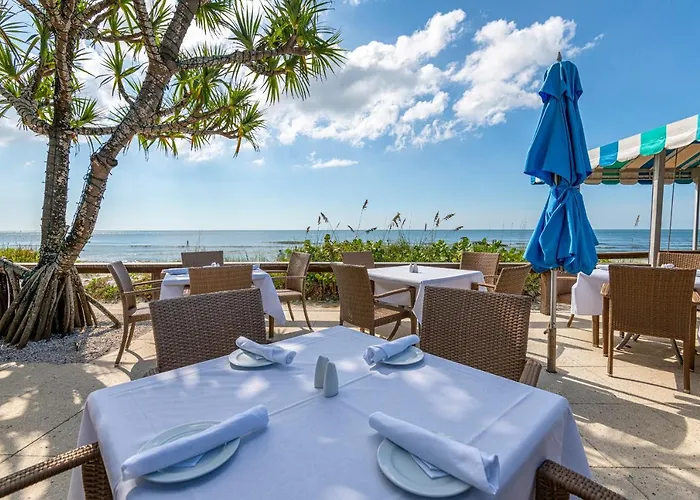 Ping Pong hotel: Naples Beach Hotel And Golf Club
