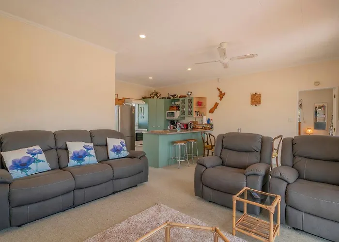 Harbour View Haven - Pauanui Holiday Home