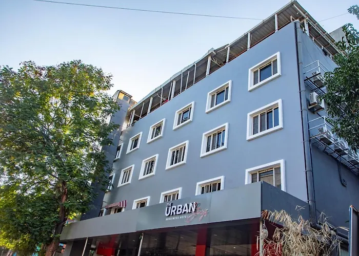 Hotel: The Urban Stays