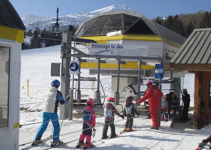 Appt 10p Wifi Confort 150m activités, pistes, commerces