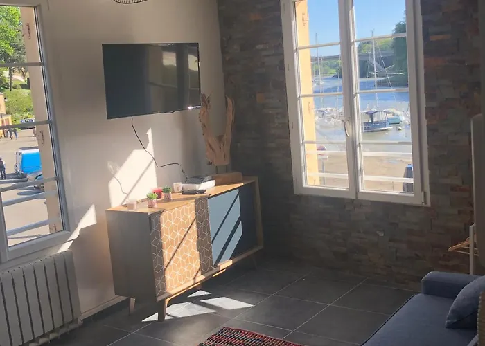 studio vue sur le Port saint Goustan classé 3 étoiles!