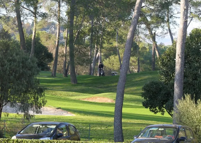 Studio meublé face au golf