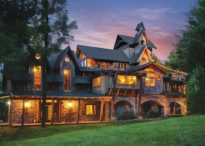 Charming Bunkhouse At Dark Horse Retreat