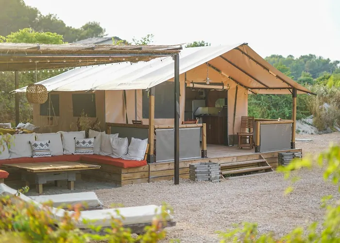 Villa: Cabane Ayana
