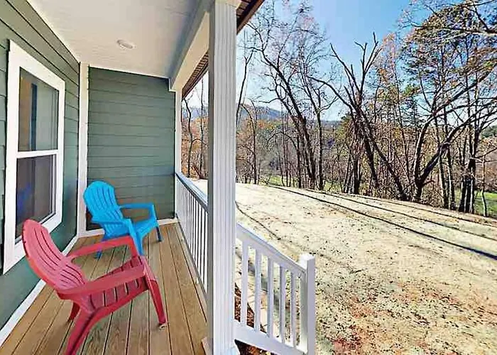 Serenity Views Comfort - Close To City & Parkway!