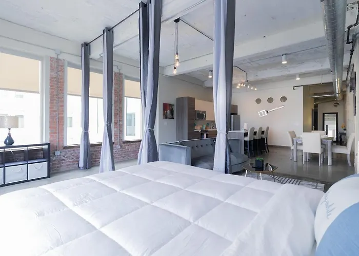 Luxury Downtown Dallas Stay By Amyfinehouse