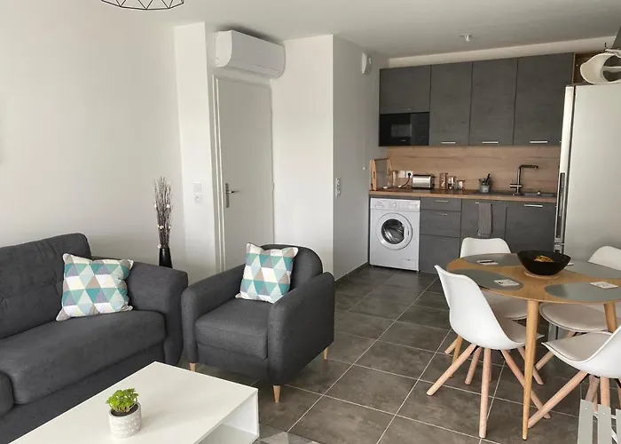 Appartement neuf moderne avec piscine