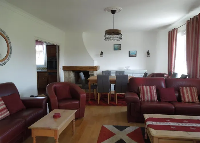 En Bretagne, villa de 2 à 8 pers , meublé de tourisme 3 étoiles nichée dans un écrin de verdure à 2500m de la plage