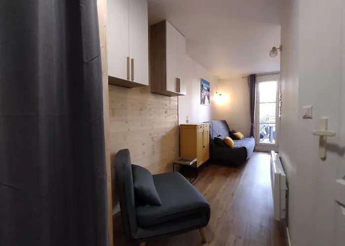 Studio Avec Terrasse Et Parking 200M Plage Et Commerces