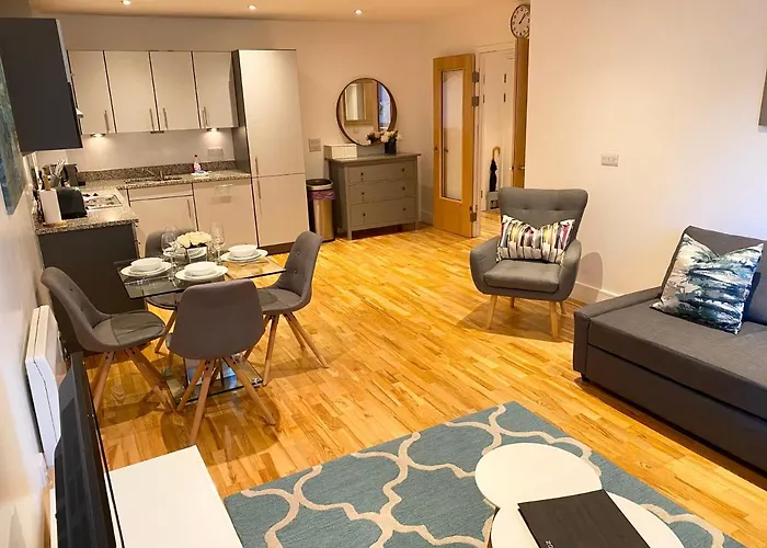 Urban Living'S - The Burley Luxury City Apartment