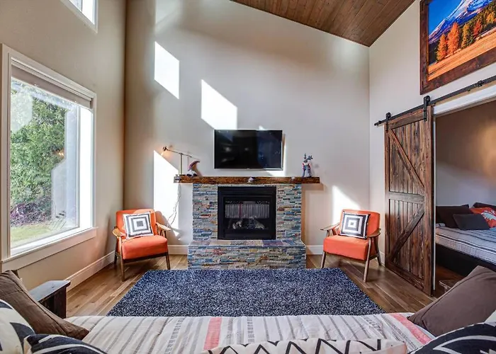 Newly Built Modern Chalet At Mt. Hood Village