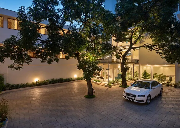 Luxury hotel only: Time Square Boutique Hotel & Spa