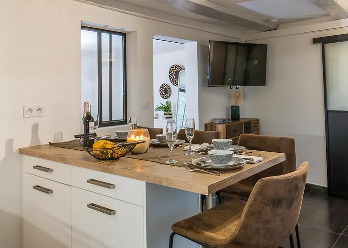 Appart 4 pers design et cosy avec Jardin au Cœur de Sélestat
