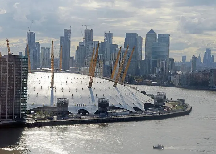 Canary Wharf Apartment