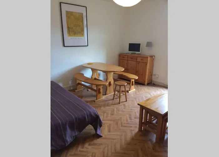 Studio lumineux avec balcon 2/4 pers. plein centre