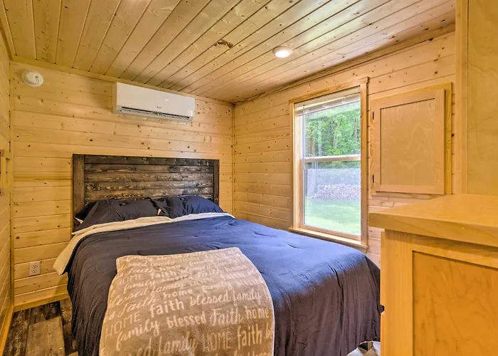 Quaint Mtn Cabin: Tiny Living Near Big Adventure