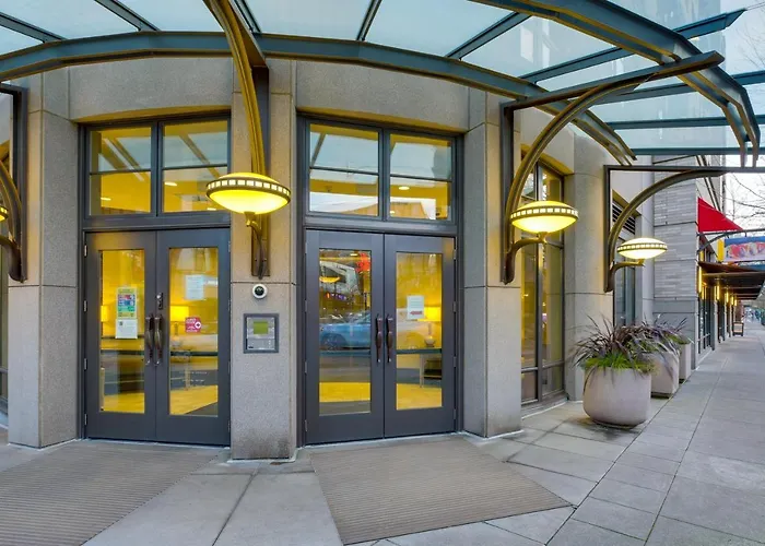 Renu Suites At The Burlington Portland