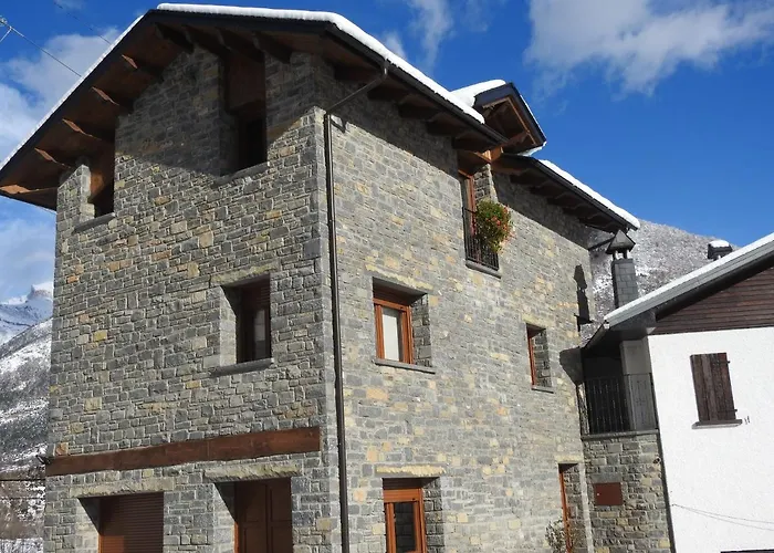 Apartamentos La Glera Biescas
