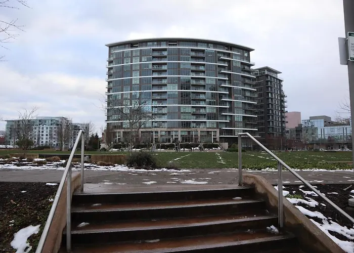 Renu Suites At The Burlington Portland