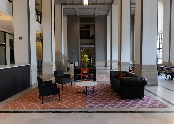 Frontdesk Dashing 1 Bedroom Apt Near The Smart Museum