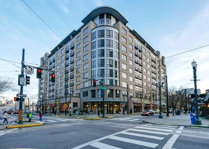 Renu Suites At The Burlington Portland