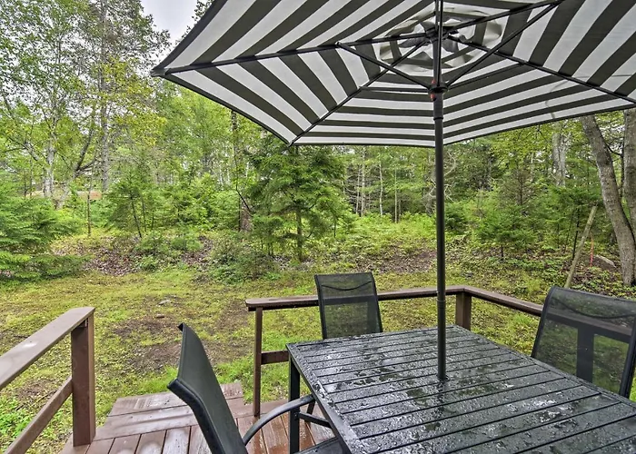 'Sprucewold' Boothbay Harbor Cottage W/ Deck