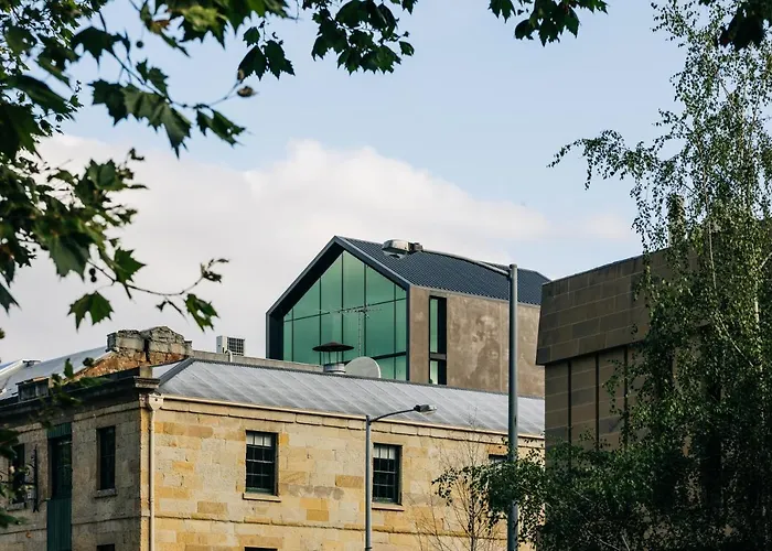 Cheap hotel: Moss Hotel