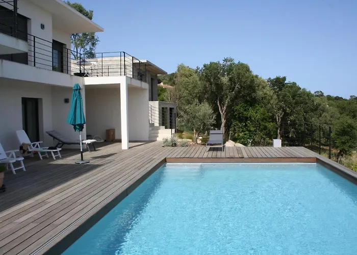 Villa L'Arbousier 4 pers piscine chauffée 2 min plage en voiture