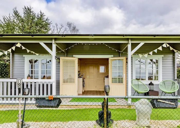 The Retreat Log Cabin