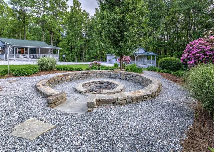 Linville Falls Lodge & Cottages