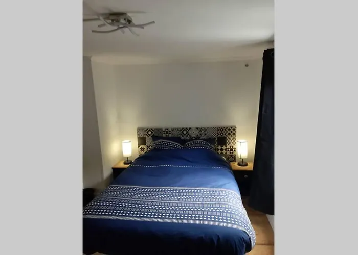 La Petite Maison Dans la Vallée