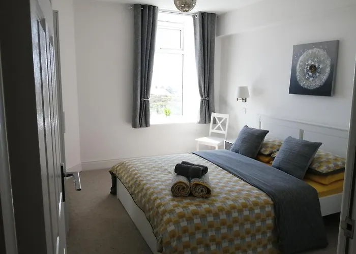 Rhodri Apartment With Sea Views And Sun Terrace