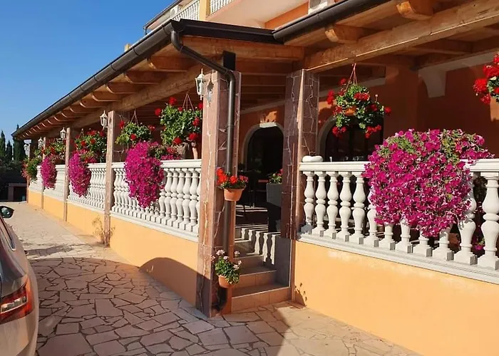 Günstiges Hotel: Villa Nikolina