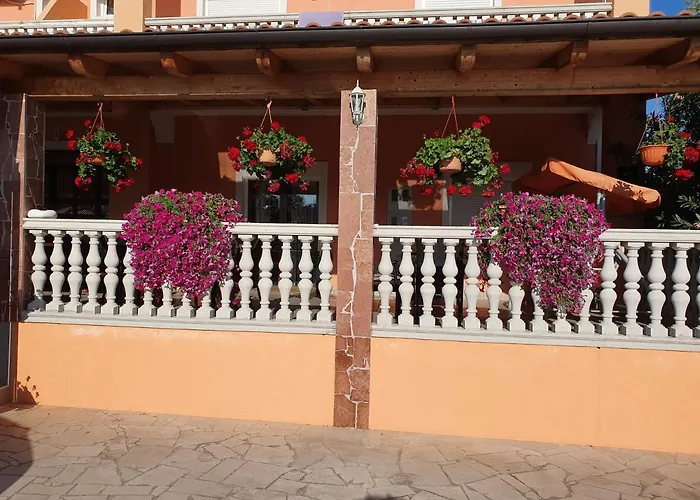 Günstiges Hotel: Villa Nikolina