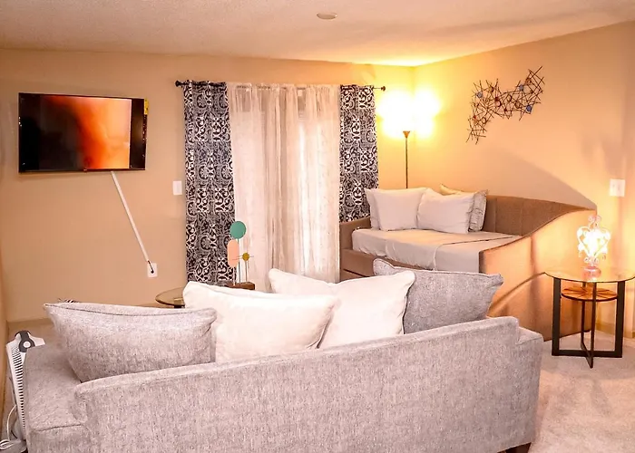 Easy Access 2Beds,1Bt Luxury Kingbed With Pool Sleeps 4