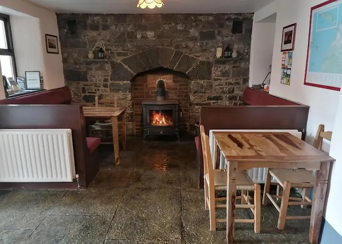 Hotel near College: Aille River Tourist Hostel And Campsite Doolin
