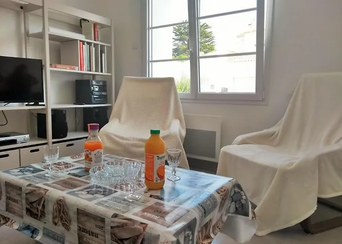 Maison rénovée près de la plage avec jardin clos, 300m de la mer, La Guérinière - FR-1-224B-69