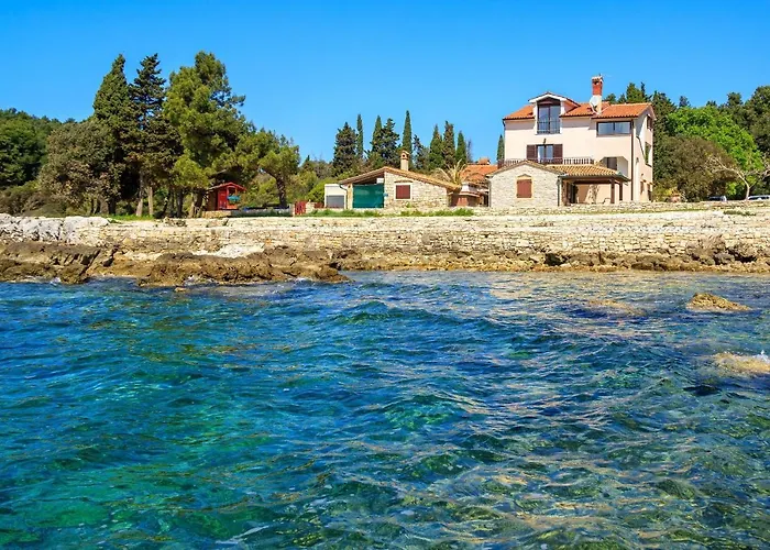 Cuvi Beach Apartments