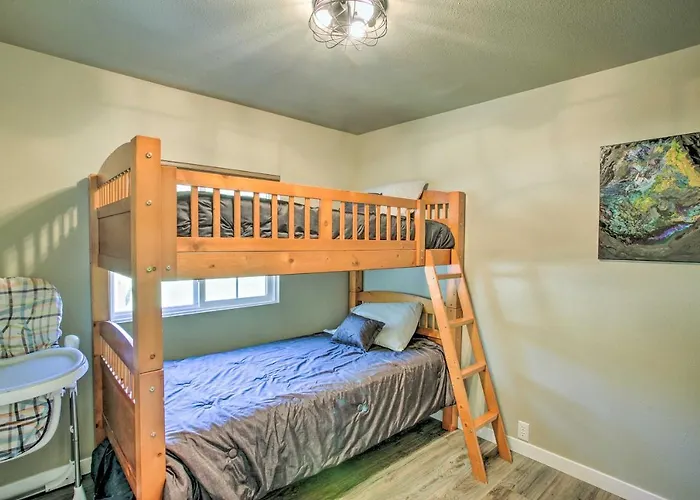 Kingston Sleeper: Unique Stay Near Silver Mountain
