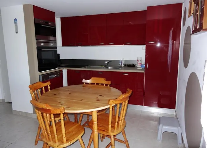 Maisonnette familiale proche plage avec piscine - FR-1-476-28